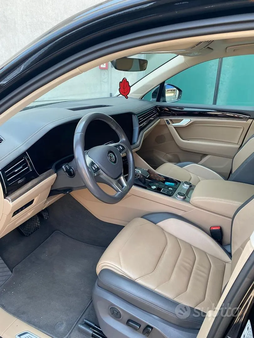 Volkswagen Touareg 2019 photo 2
