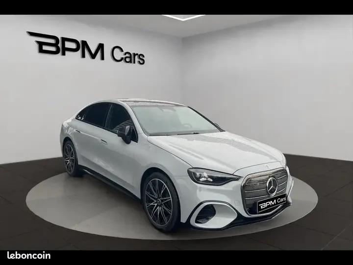 Mercedes-Benz C-Class 2026 photo 3
