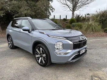 Mitsubishi Outlander 2026 photo 2