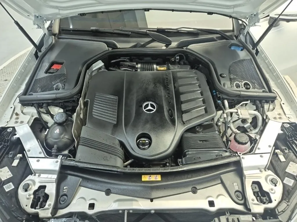Mercedes-Benz E-Class 2022 photo 5