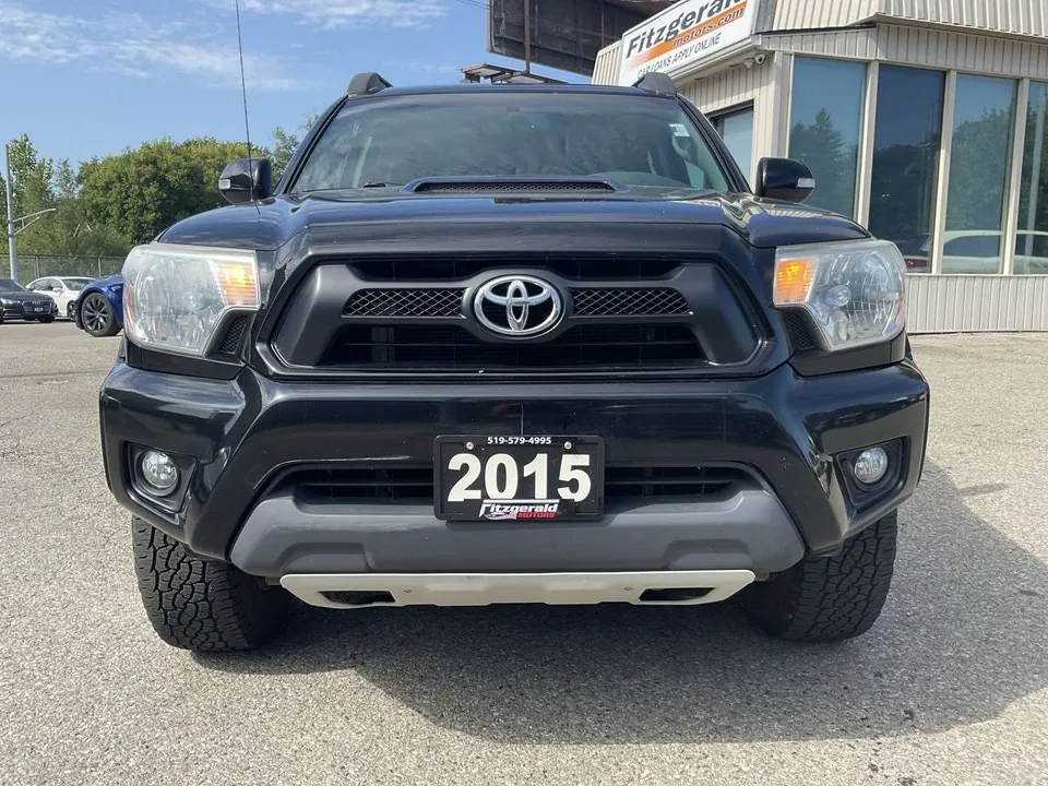 Toyota Tacoma 2015 photo 2
