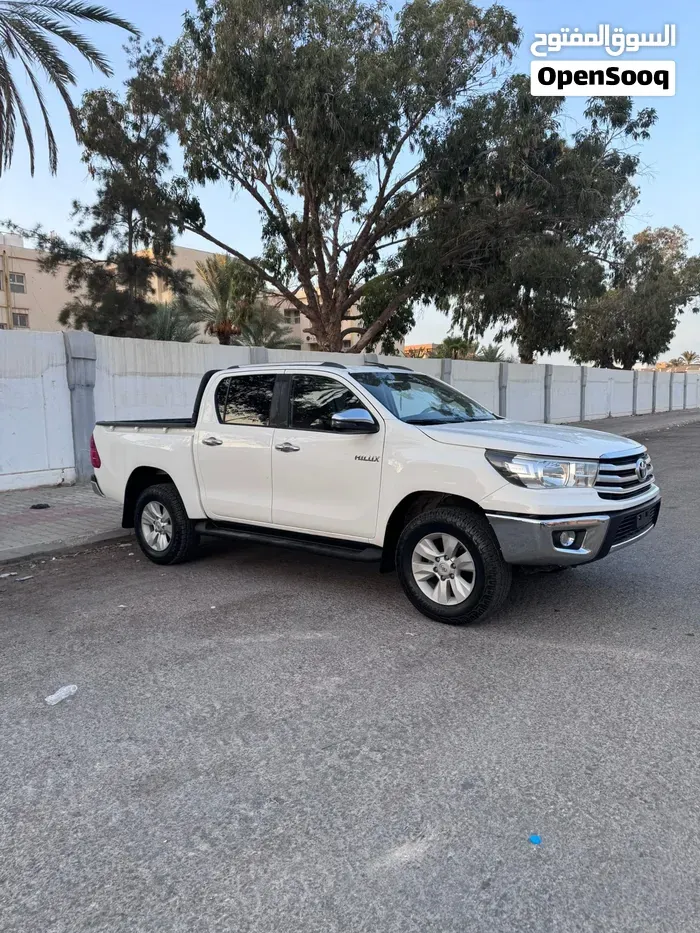 Toyota Hilux 2020 photo 2