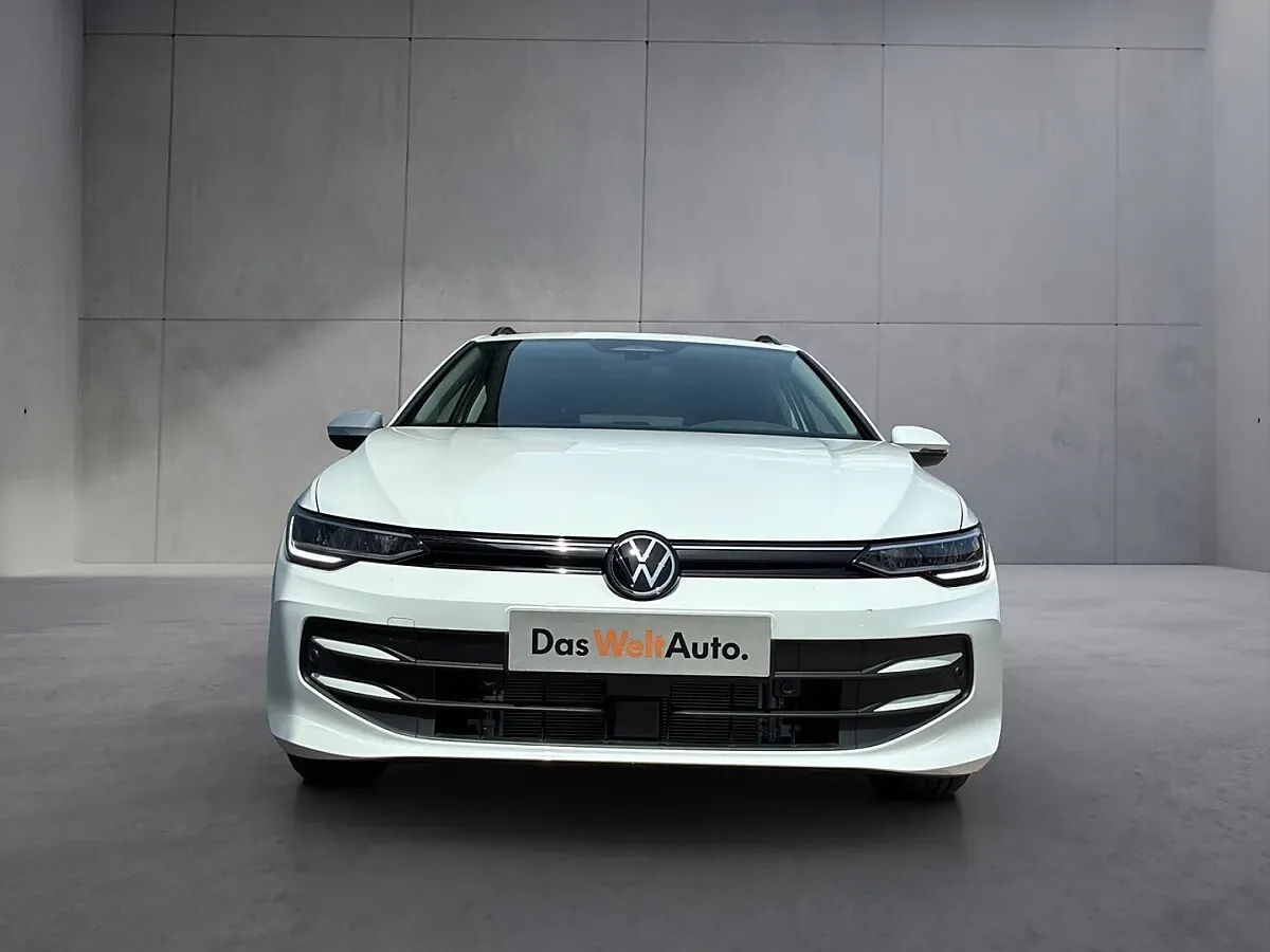 Volkswagen Golf 2026 photo 2