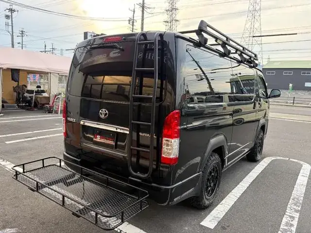Toyota Hiace 2018 photo 4