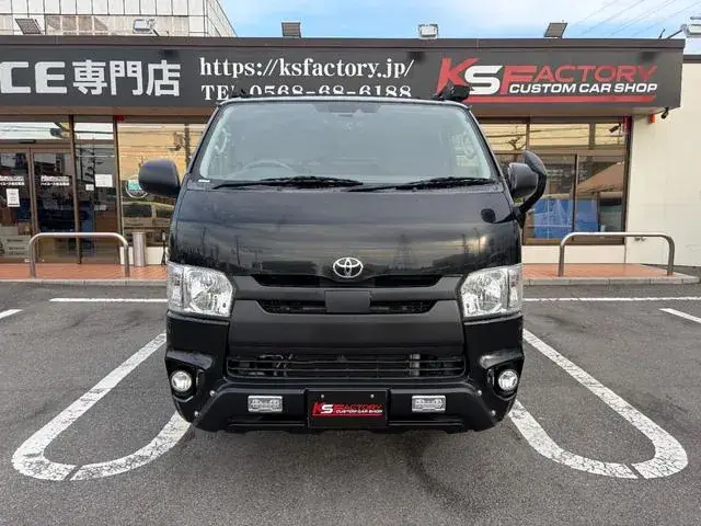 Toyota Hiace 2018 photo 2