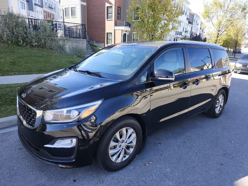 Kia Sedona 2020 photo 2