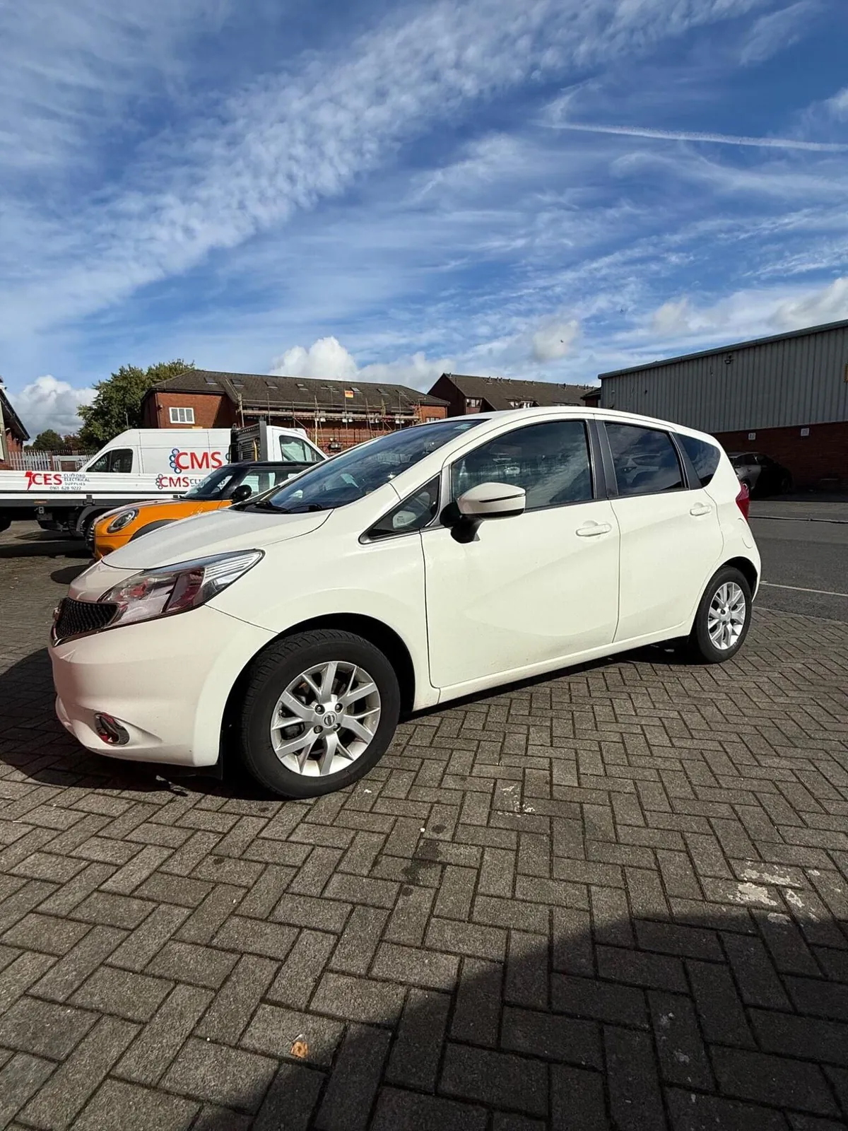 Nissan Note 2015 photo 2