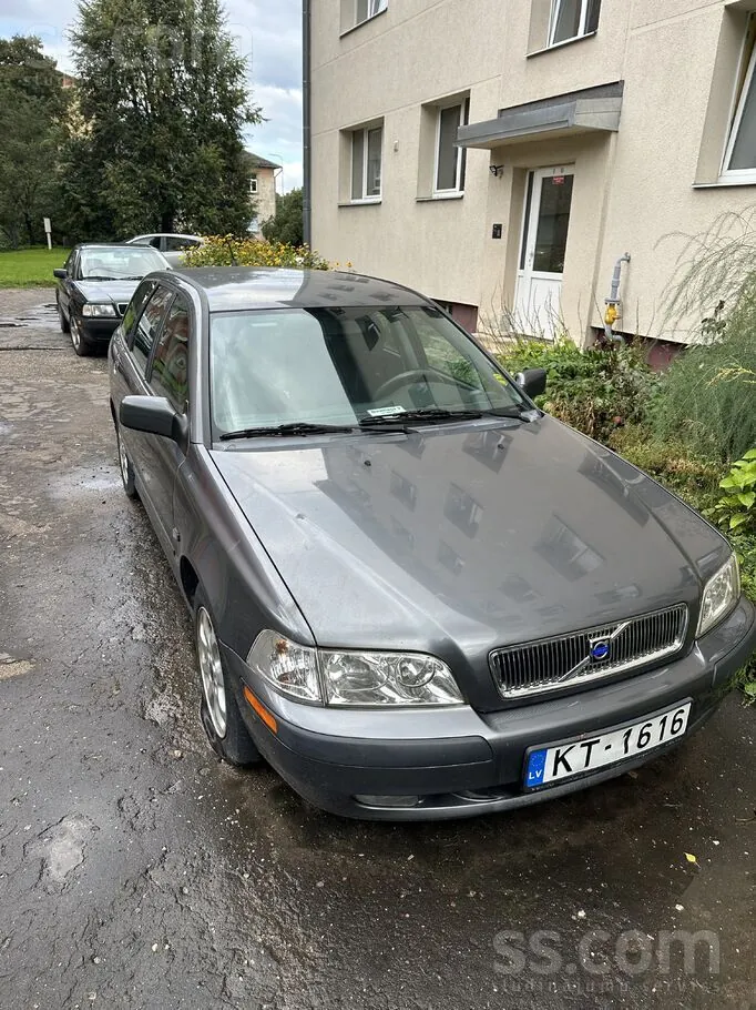 Volvo V40 2001 photo 3