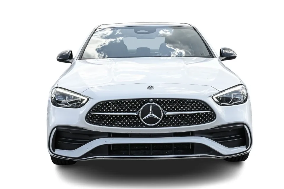 Mercedes-Benz C300 2025 photo 2