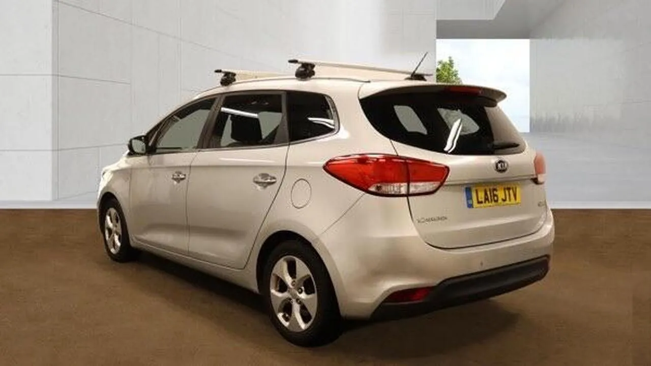 Kia Carens 2016 photo 5