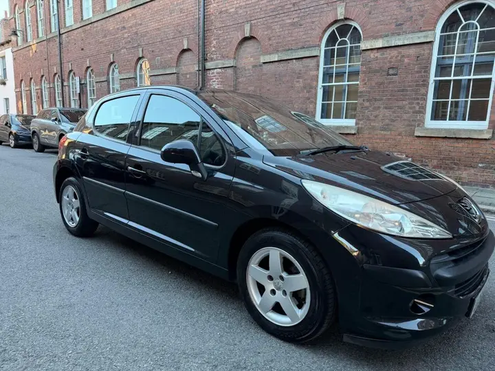 Peugeot 207 2006 photo 3