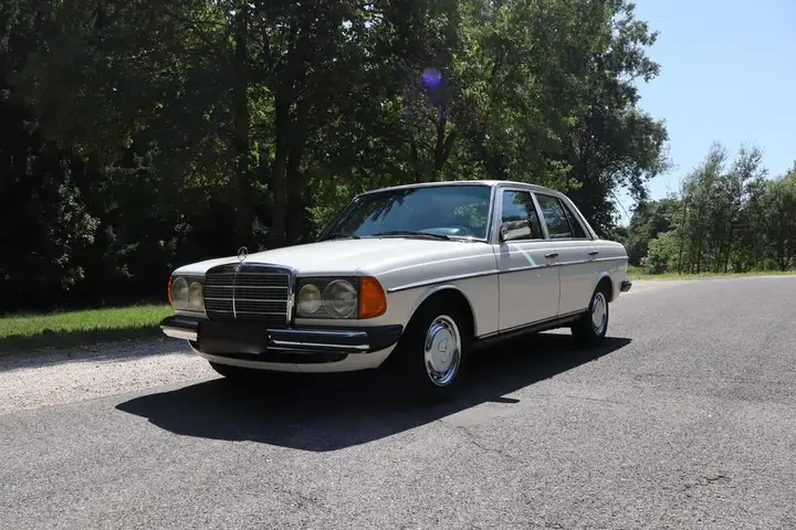 Mercedes-Benz W123