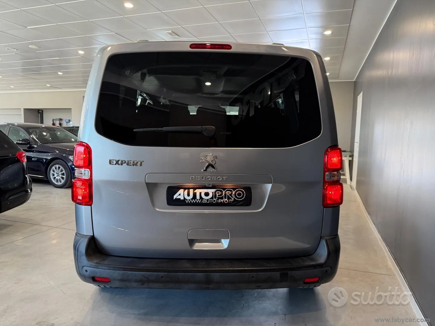 Peugeot Traveller 2021 photo 3