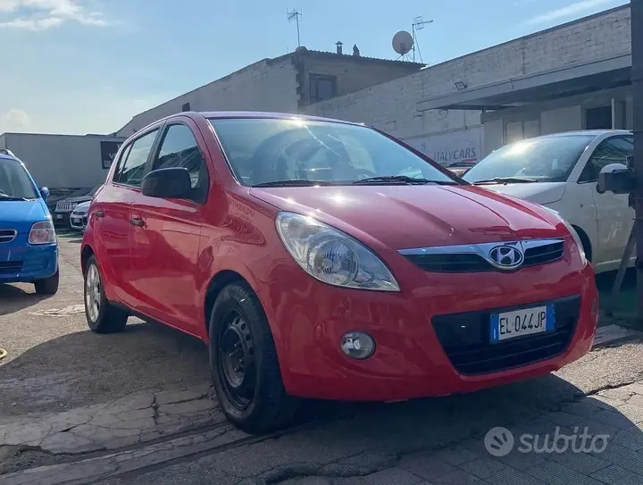 Hyundai I20 2011 photo 2