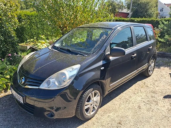 Nissan Note 2010 photo 3