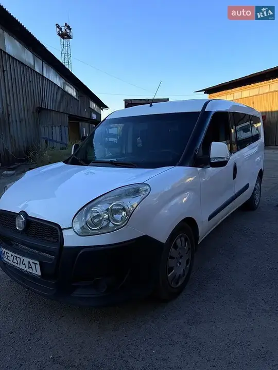 Fiat Doblo 2011 photo 3