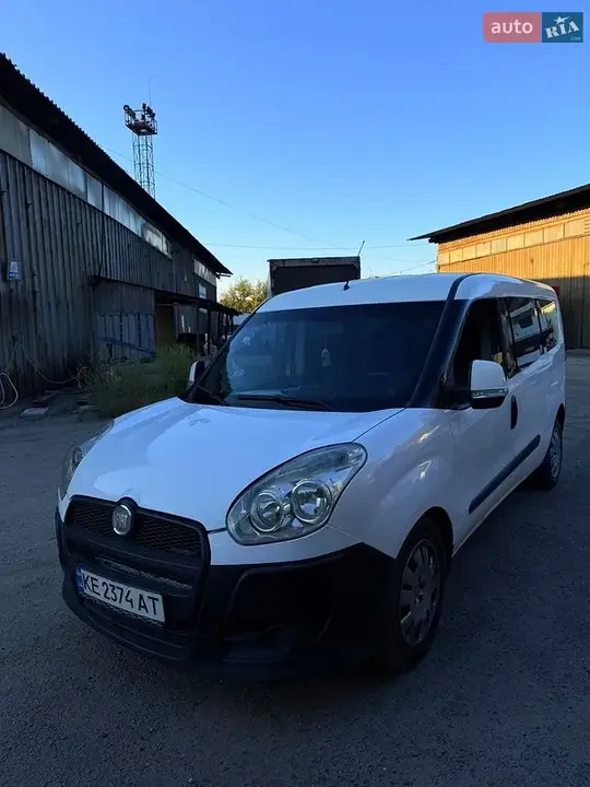 Fiat Doblo 2011 photo 4