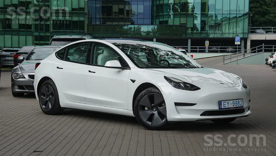Tesla Model 3 2021 photo 3