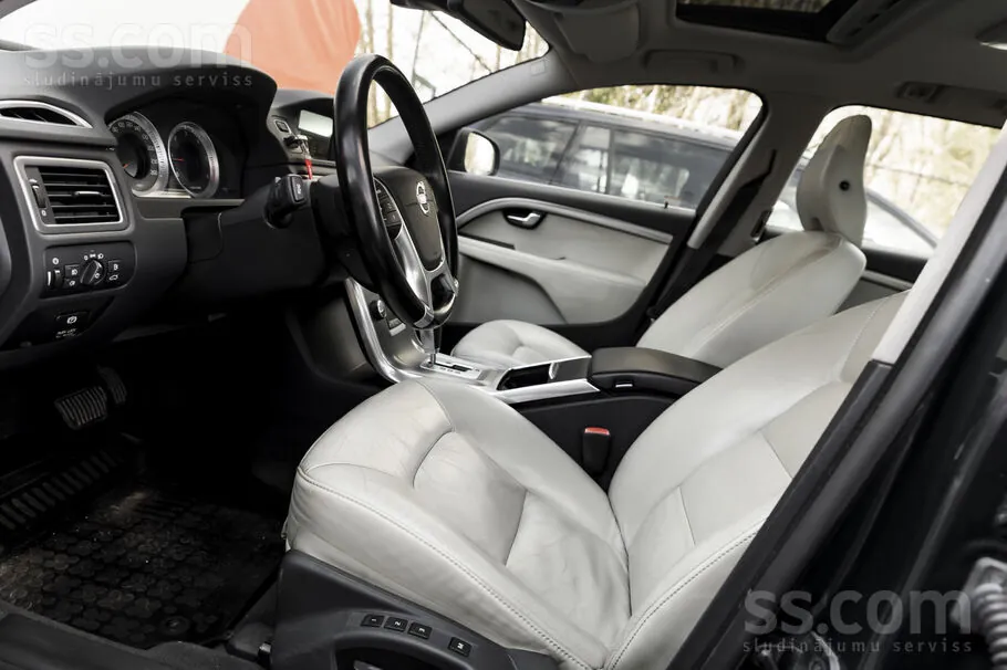 Volvo V70 2011 photo 5