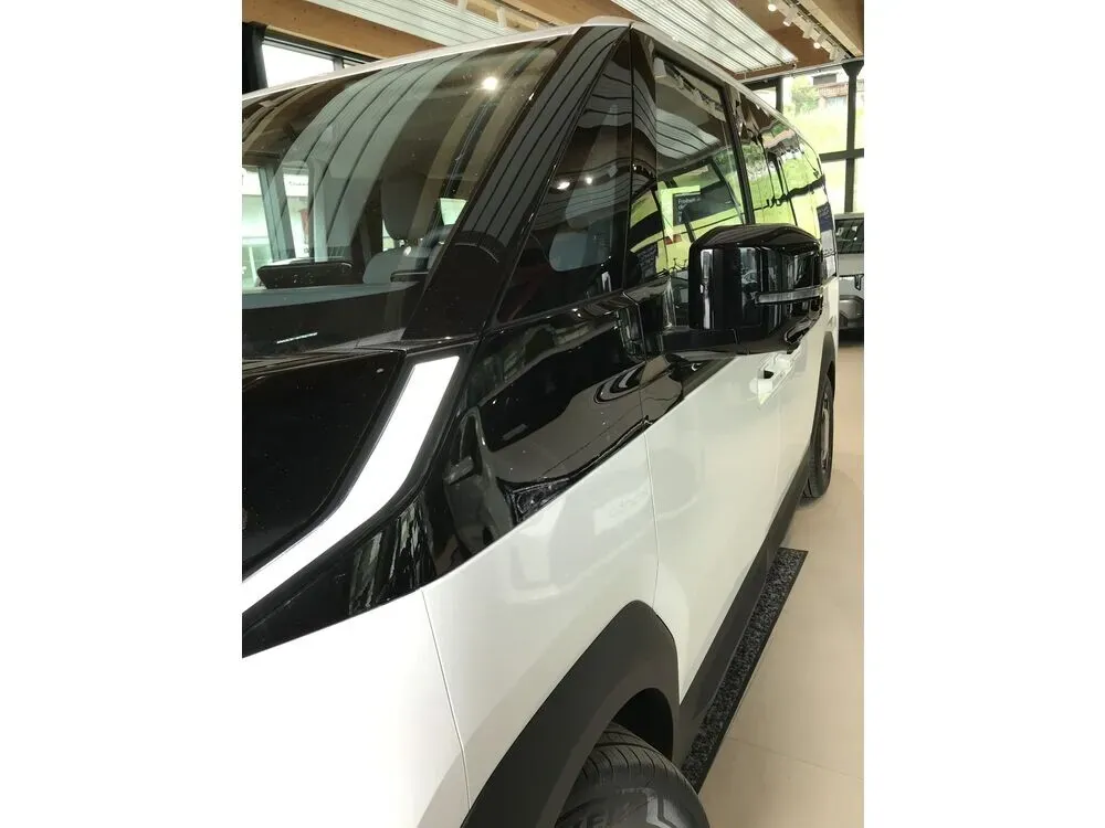 Kia Pv5 photo 2