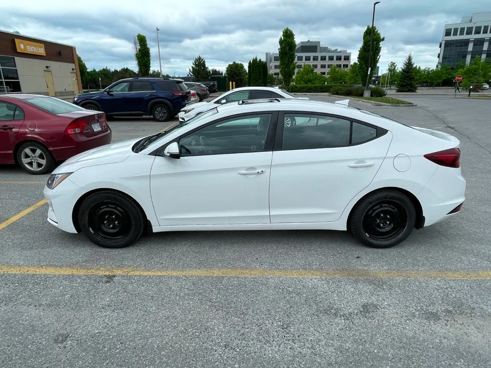 Hyundai Elantra 2019 photo 2