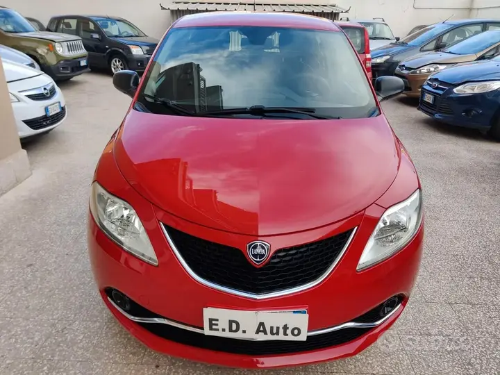 Lancia Ypsilon 2016 photo 2