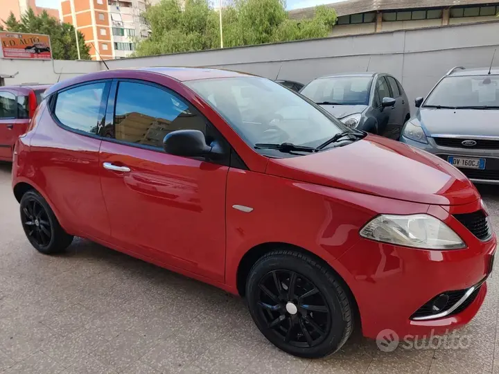 Lancia Ypsilon
