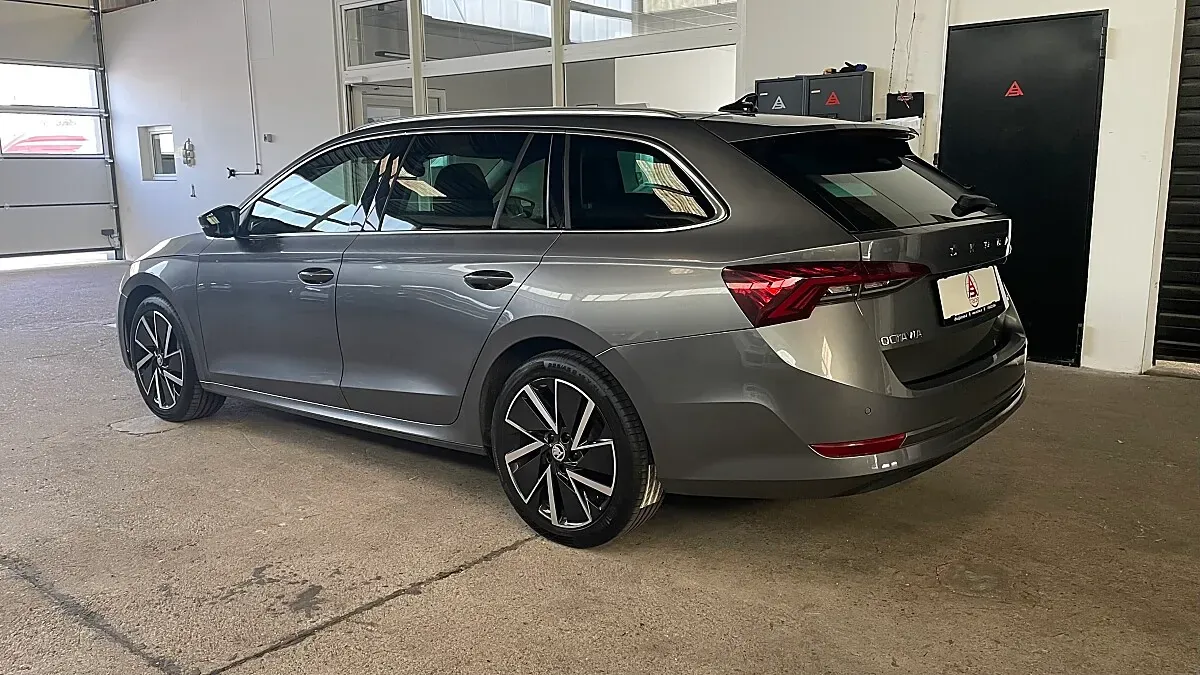 Skoda Octavia 2023 photo 3