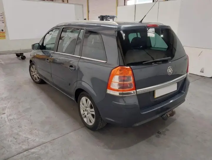 Vauxhall Zafira 2010 photo 3