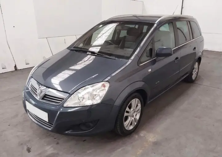 Vauxhall Zafira 2010 photo 2