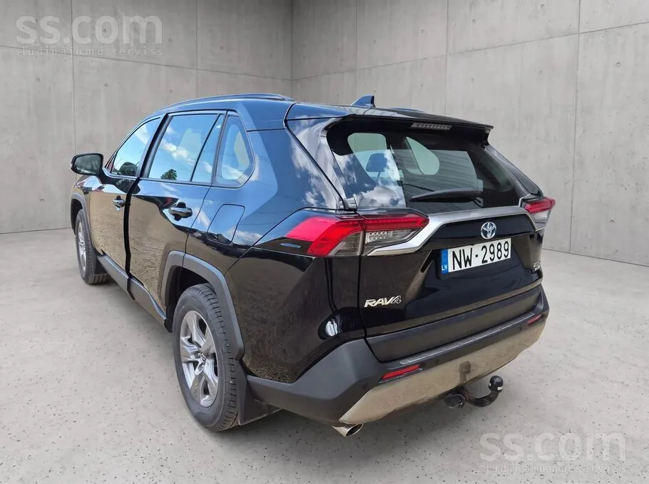 Toyota Rav4 2024 photo 3