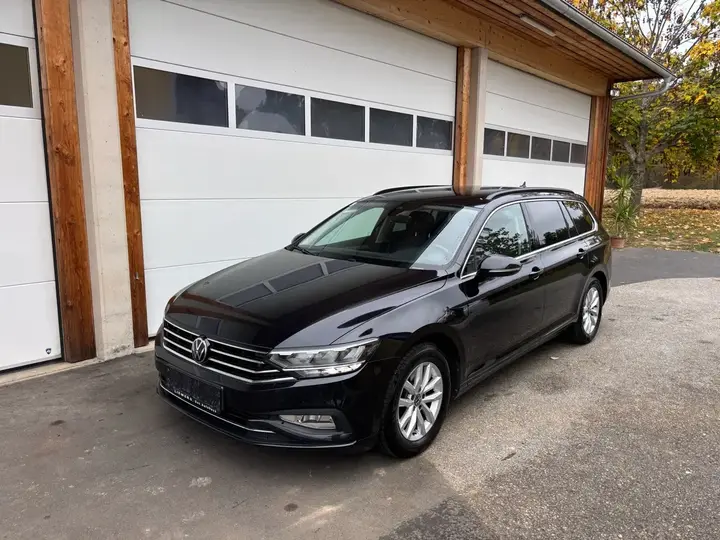 Volkswagen Passat Variant 2024 photo 2