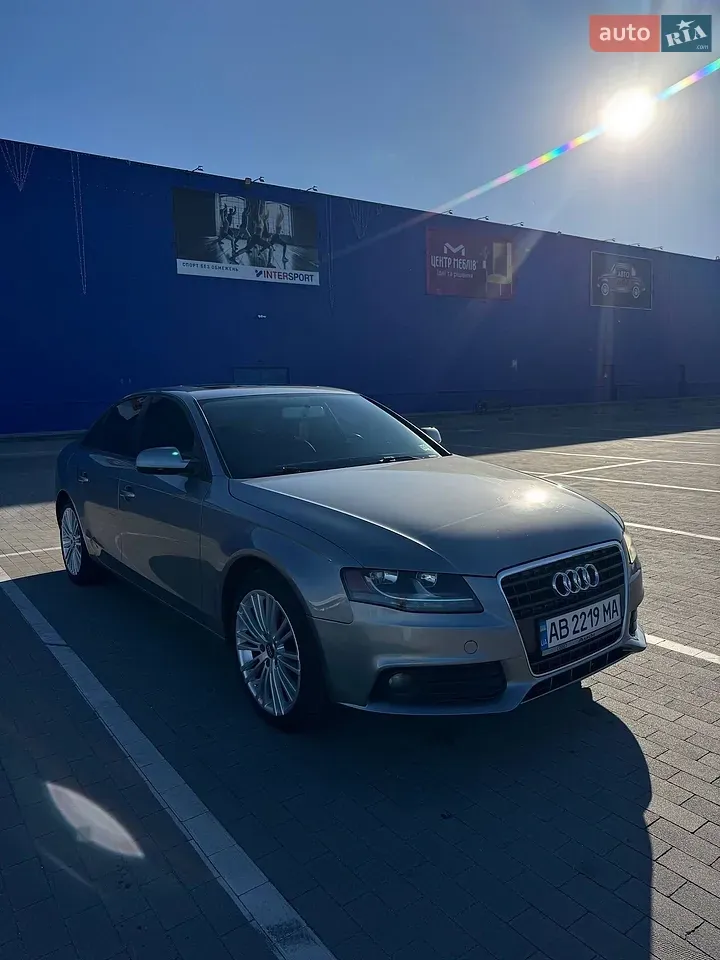Audi A4 2010 photo 2