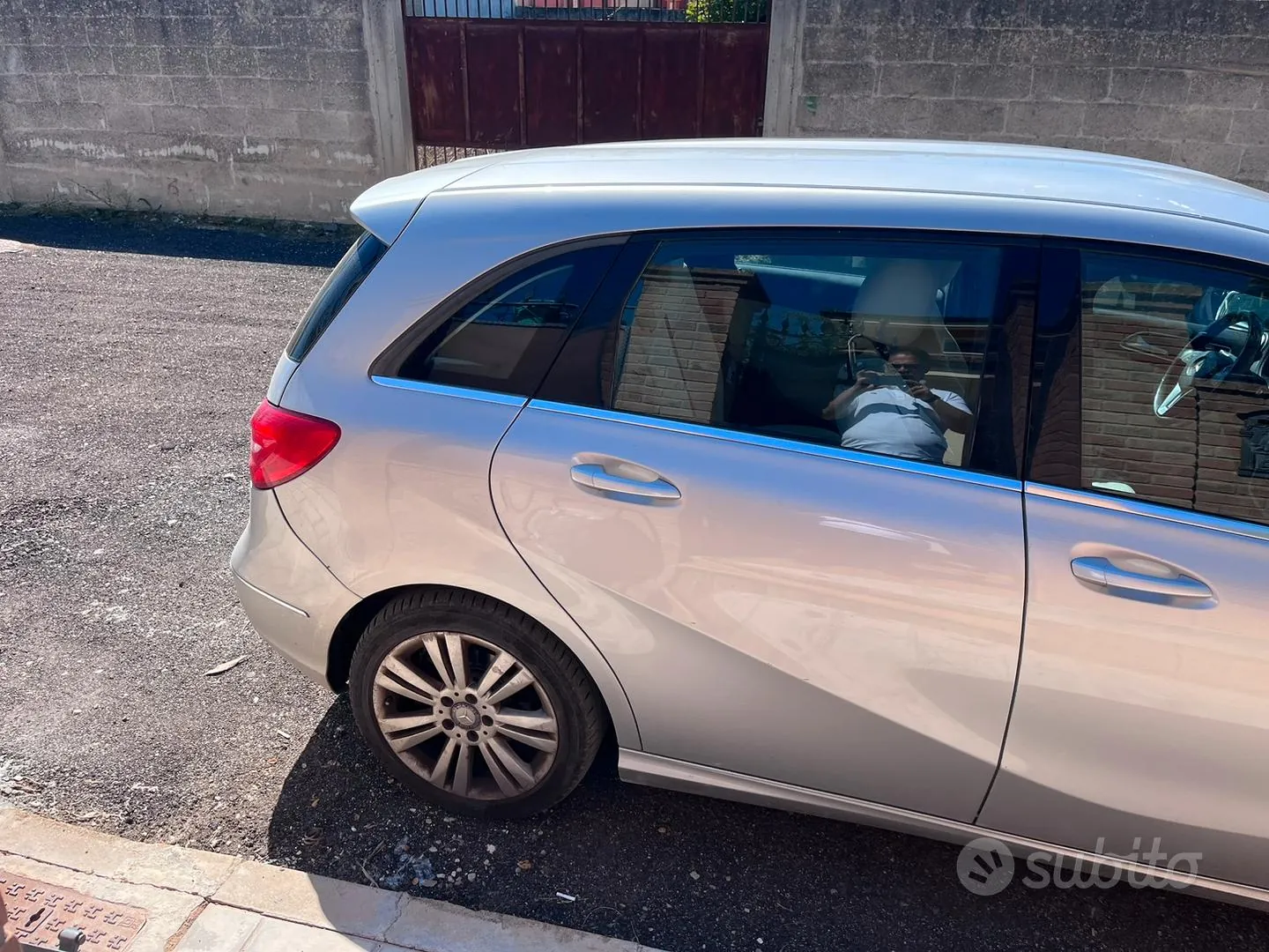 Mercedes-Benz B-Class 2012 photo 2