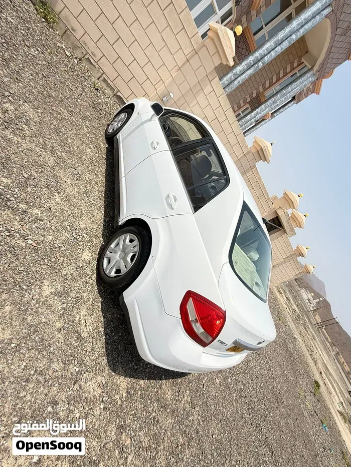 Nissan Tiida 2008 photo 5