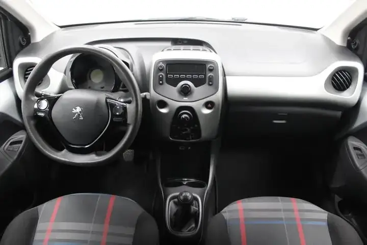 Peugeot 108 2014 photo 2