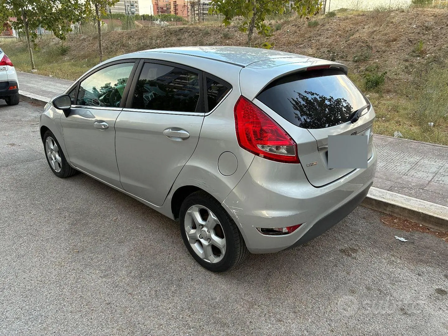 Ford Fiesta 2010 photo 2