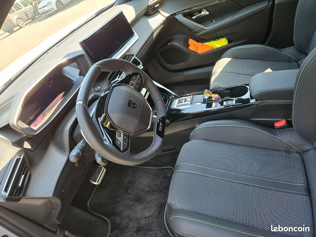 Peugeot 2008 2025 photo 2