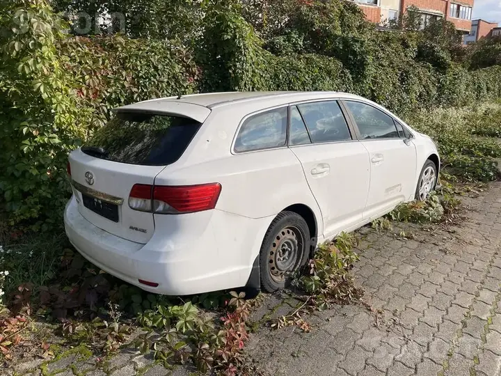 Toyota Avensis 2013 photo 3
