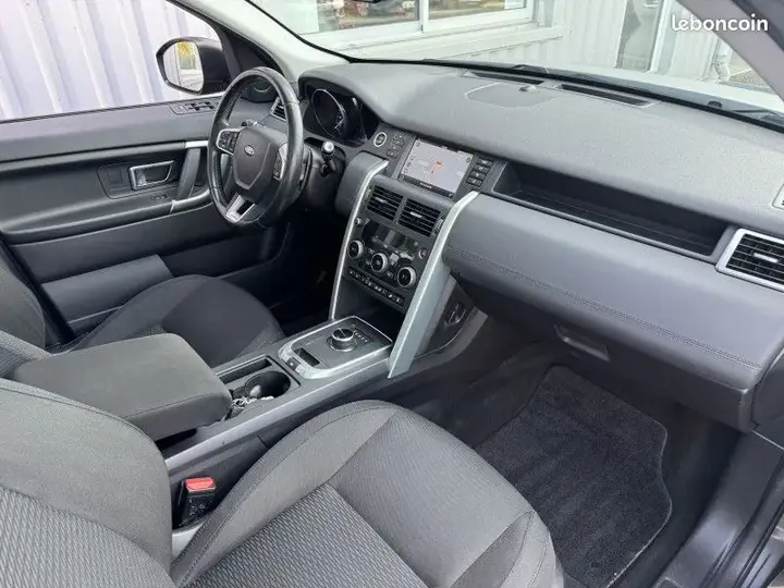 Land Rover Discovery Sport 2017 photo 5
