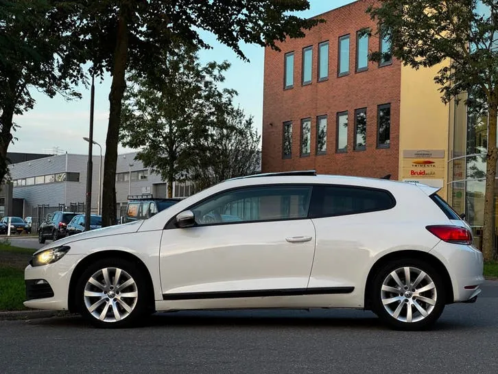 Volkswagen Scirocco 2012 photo 2