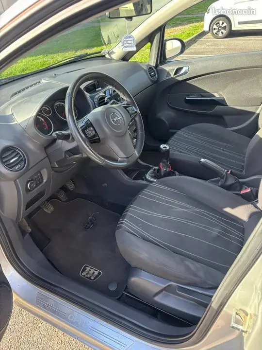 Opel Corsa 2010 photo 3