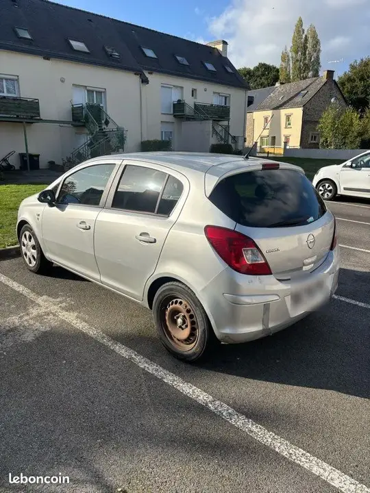 Opel Corsa 2010 photo 2