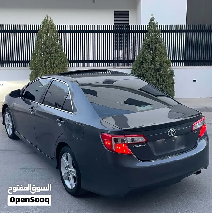 Toyota Camry 2014 photo 2