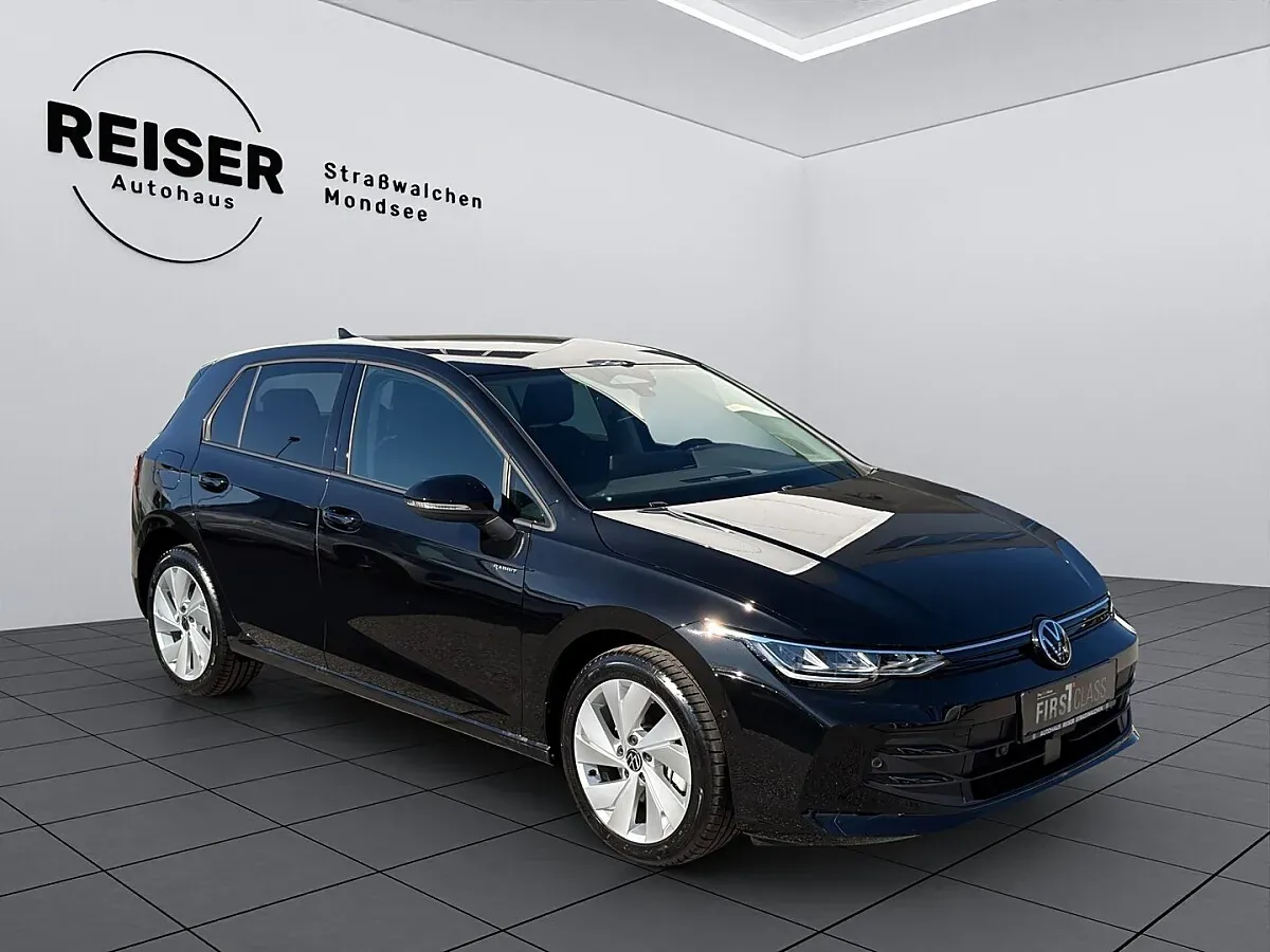 Volkswagen Golf 2026 photo 2