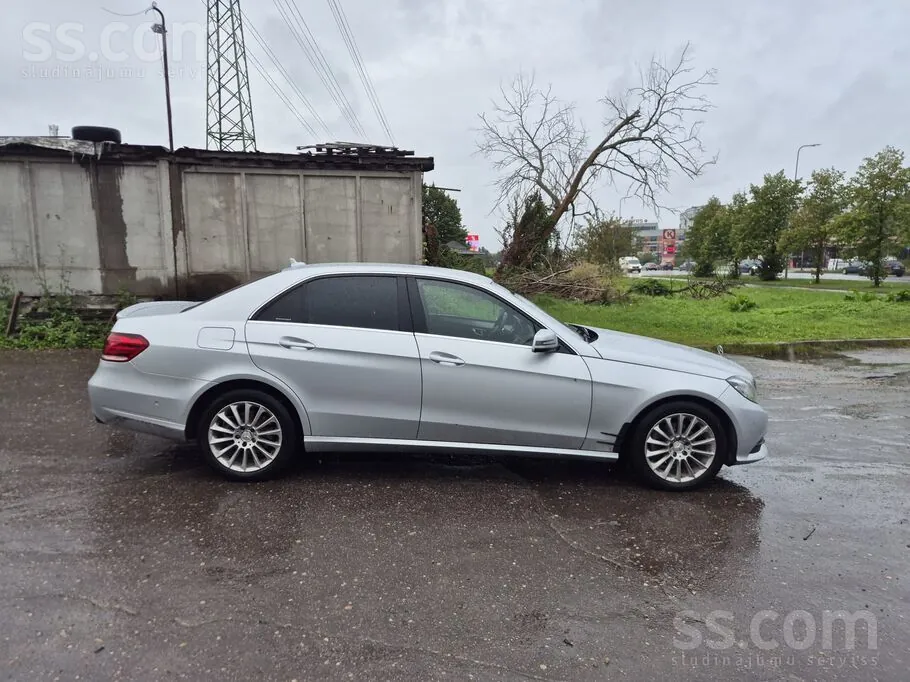 Mercedes-Benz E220 2013 photo 5