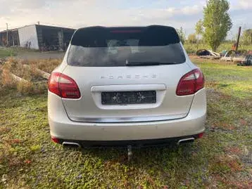 Porsche Cayenne 2012 photo 4