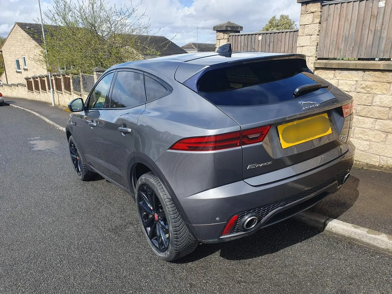 Jaguar E-Pace 2018 photo 3