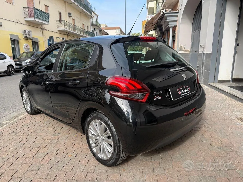 Peugeot 208 2018 photo 4