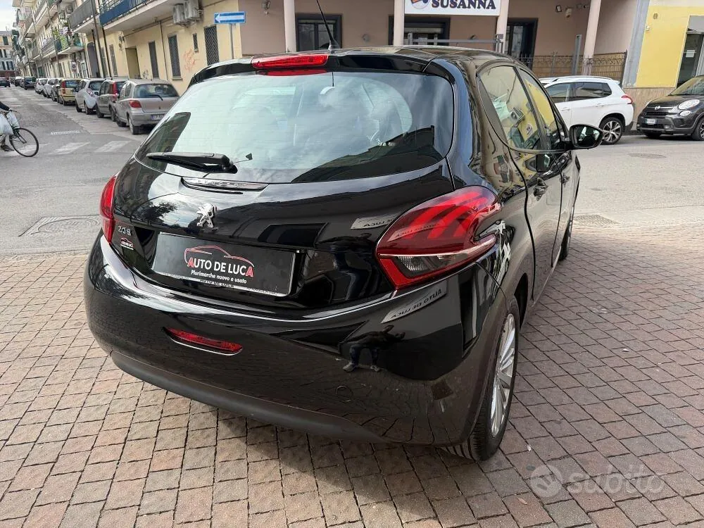 Peugeot 208 2018 photo 5